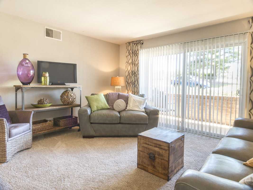 The Crest Apartments - Photo 5 of 12