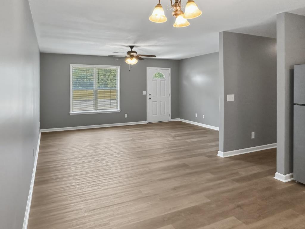 2215 Moran St - Photo 2 of 15
