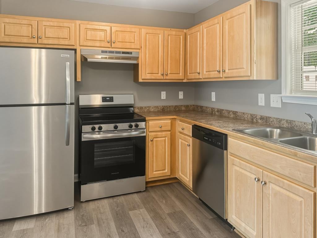 2215 Moran St - Photo 4 of 15
