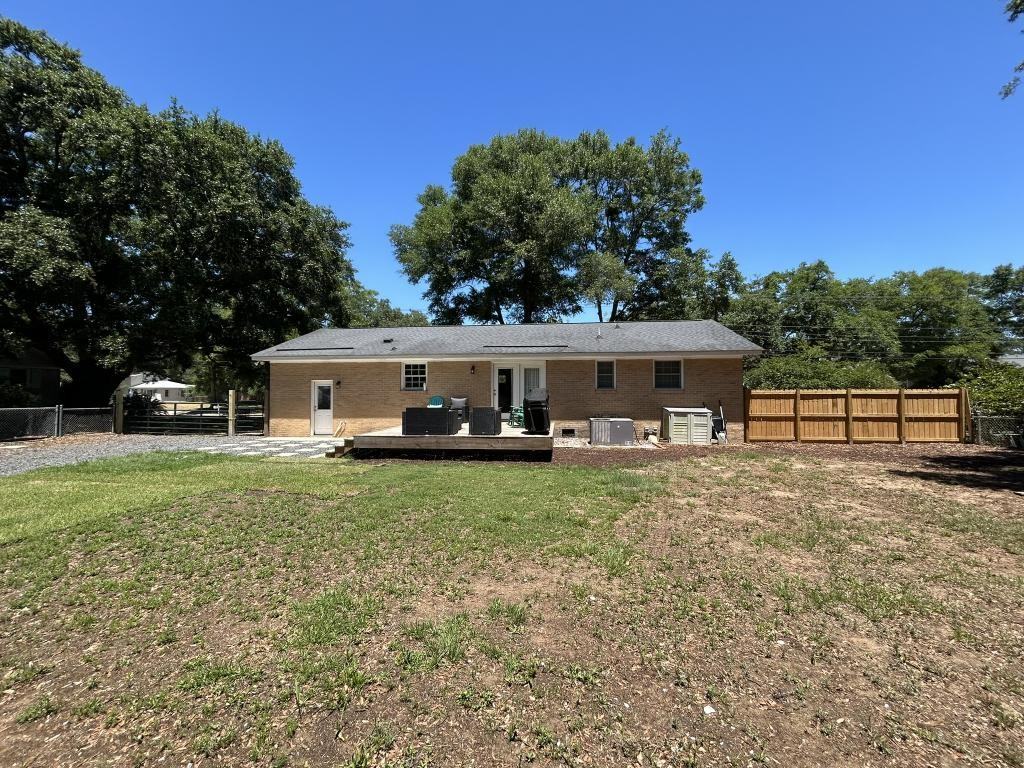 1209 Julian Clark Rd - Photo 3 of 13