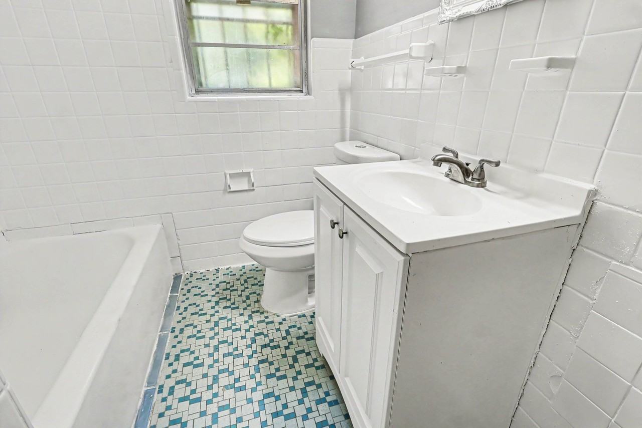 2822 Sumter Ave - Photo 3 of 17