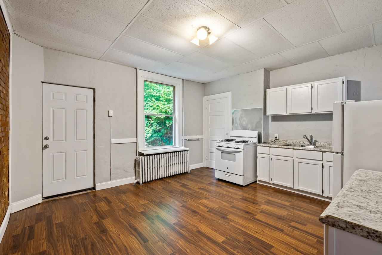 3720 Baytree St - Photo 3 of 17