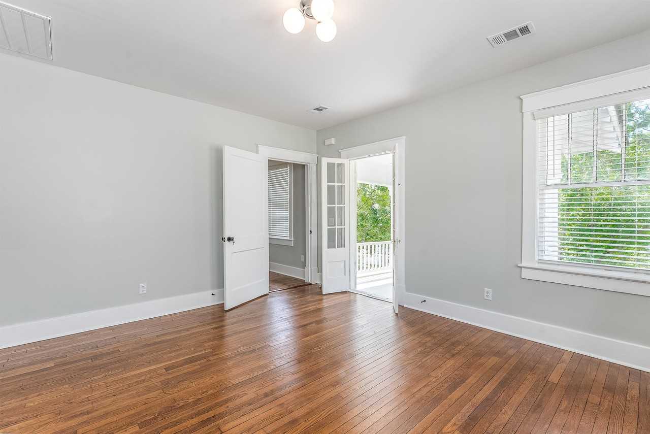 114 W Anderson St #B - Photo 3 of 21