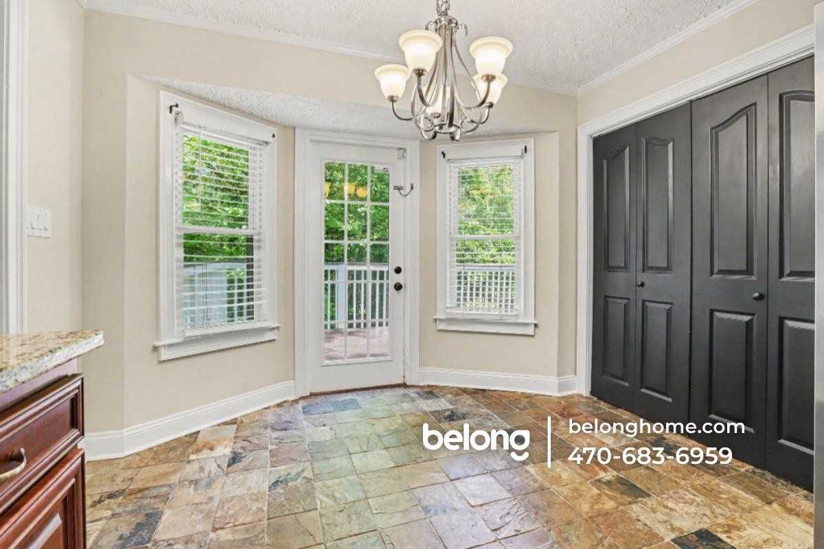609 Hickory Rd - Photo 5 of 21