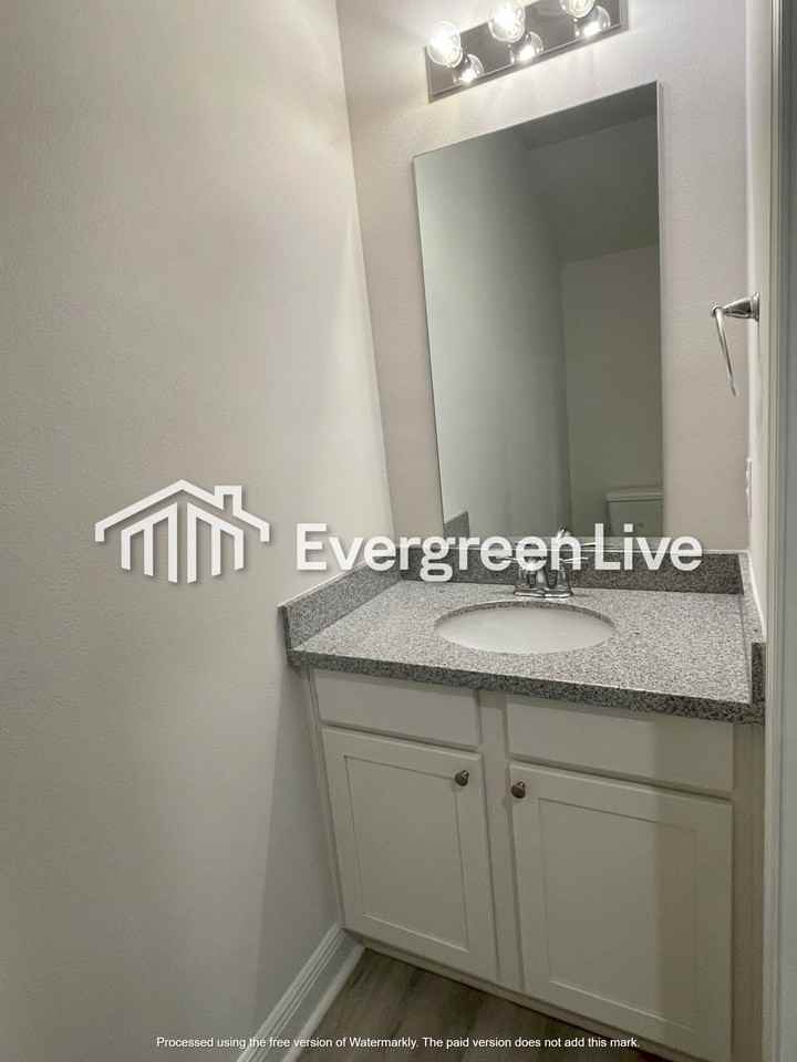 9828 Mcluvin Rd - Photo 5 of 31
