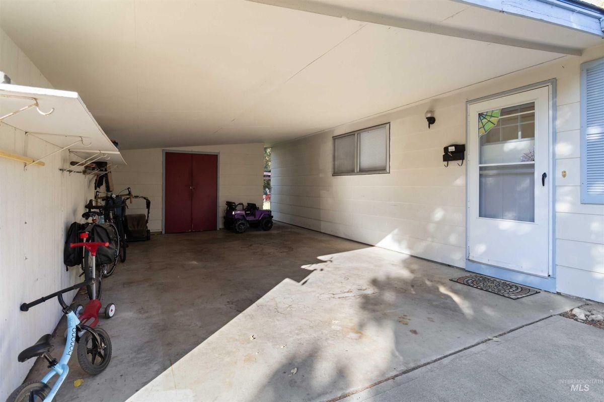 2151 S Grant Ave - Photo 7 of 22