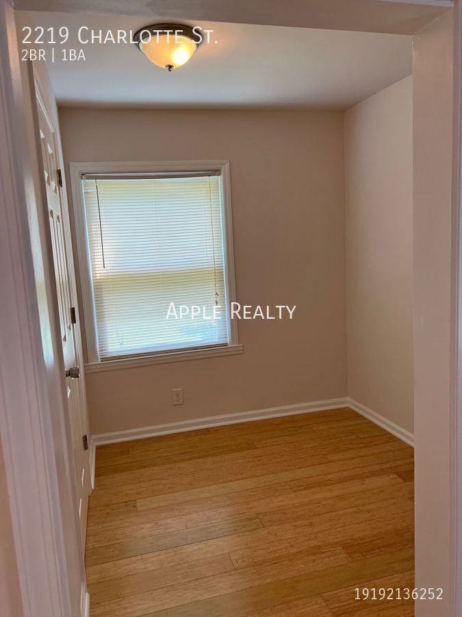 2219 Charlotte St - Photo 6 of 13