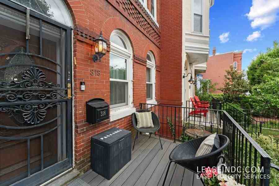 318 U St Nw - Photo 3 of 32