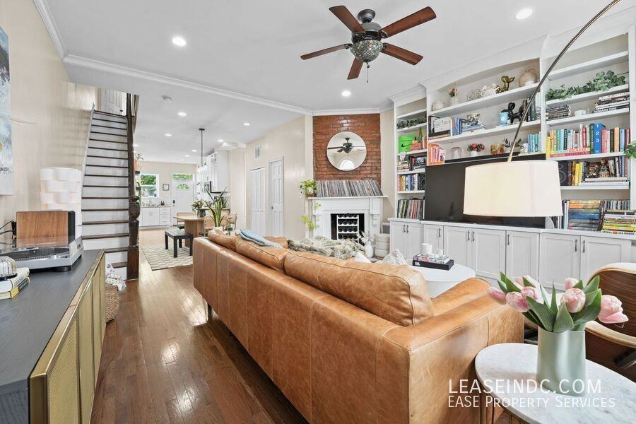 318 U St Nw - Photo 4 of 32