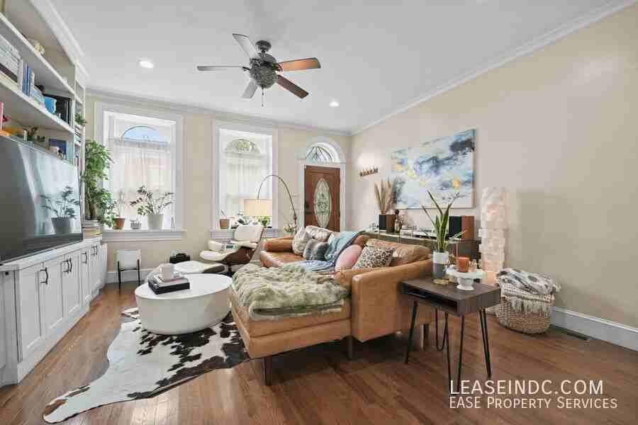 318 U St Nw - Photo 6 of 32