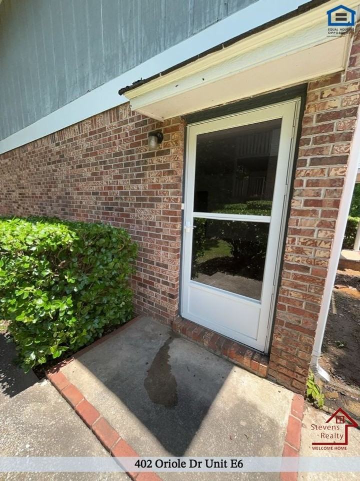 402 Oriole Dr #E6 - Photo 3 of 20
