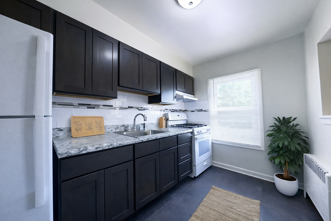 Wallworth Park Apartments - Photo 4 of 13