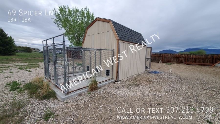 49 Spicer Ln - Photo 2 of 9