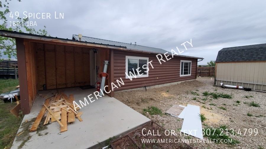 49 Spicer Ln - Photo 3 of 9