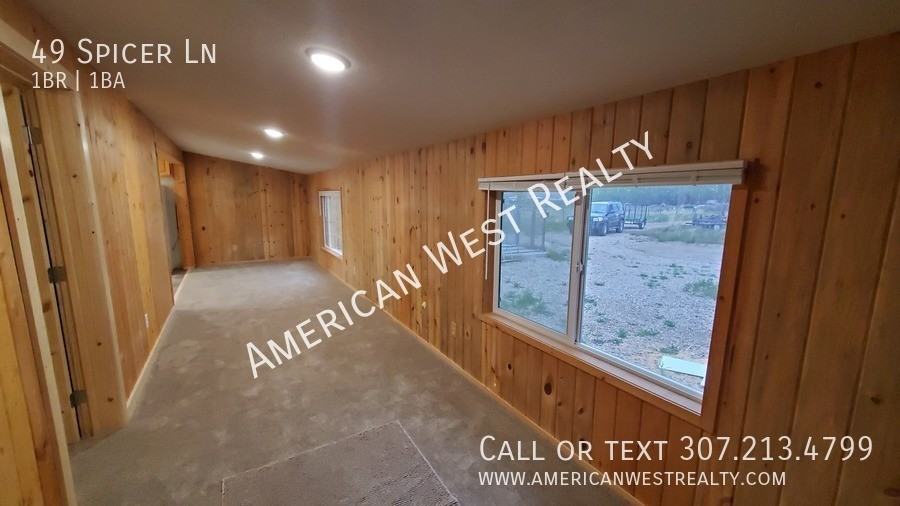 49 Spicer Ln - Photo 4 of 9