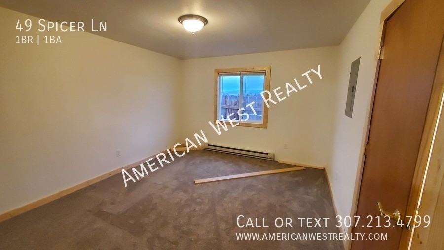 49 Spicer Ln - Photo 5 of 9