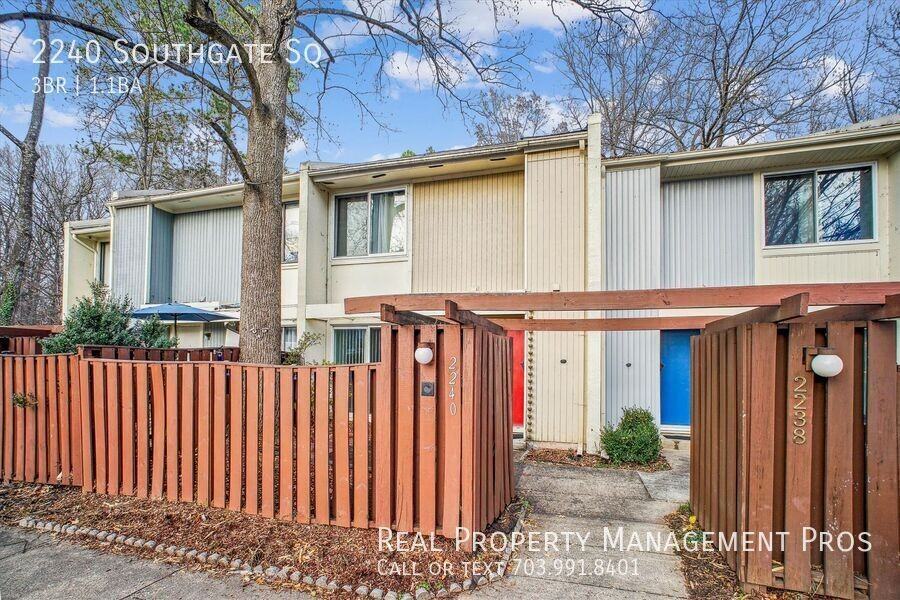 2240 Southgate Sq - Photo 4 of 50