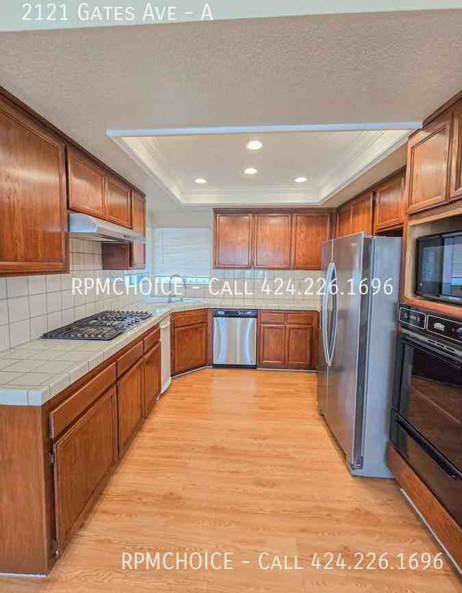 2121 Gates Ave #A - Photo 6 of 36