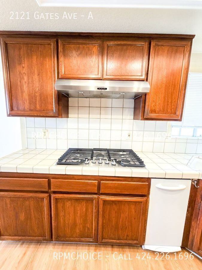 2121 Gates Ave #A - Photo 7 of 36