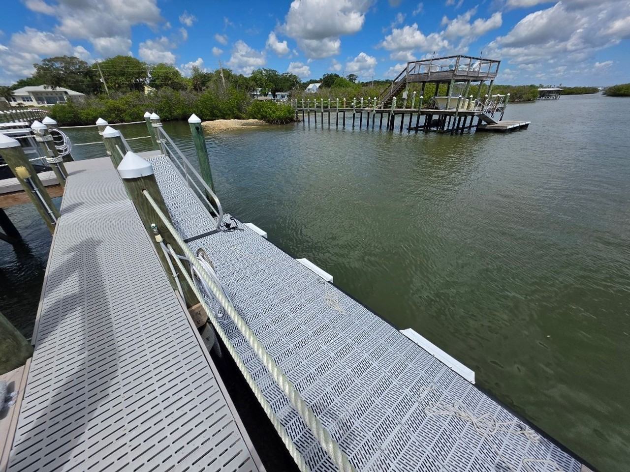 224 N Riverside Dr - Photo 6 of 50