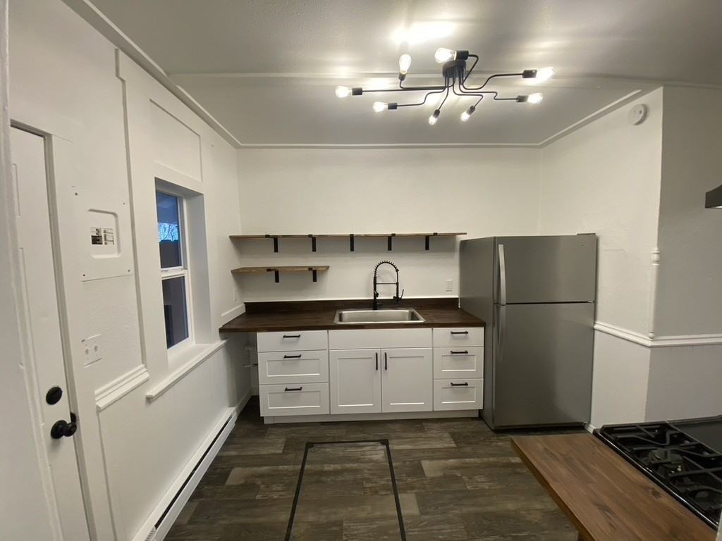 811 Woody St - Photo 6 of 10
