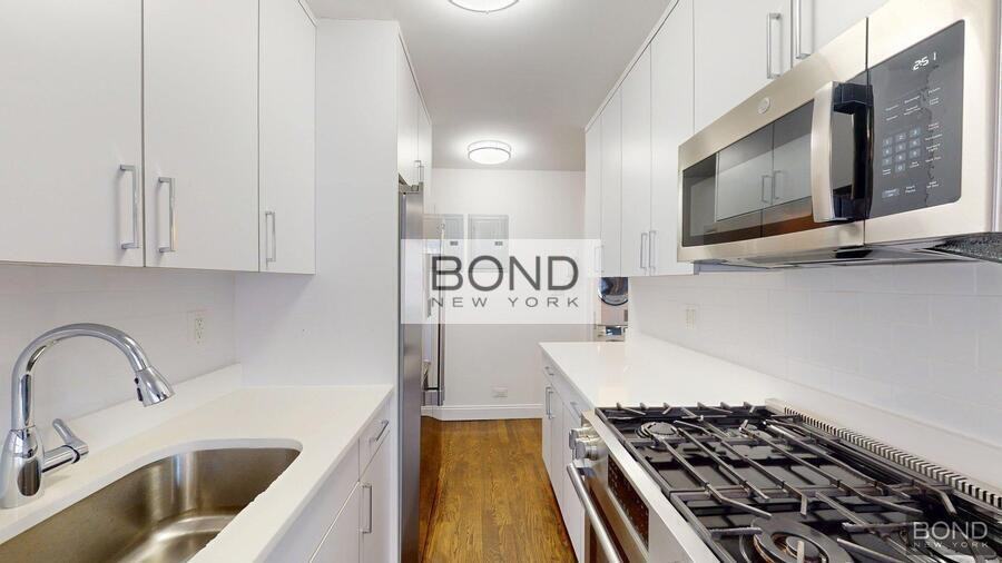 145 E 16th St #D - Photo 3 of 13