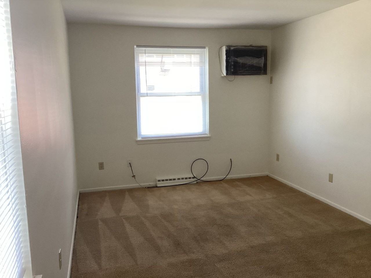 Euclid Terrace Apartments - Photo 3 of 11
