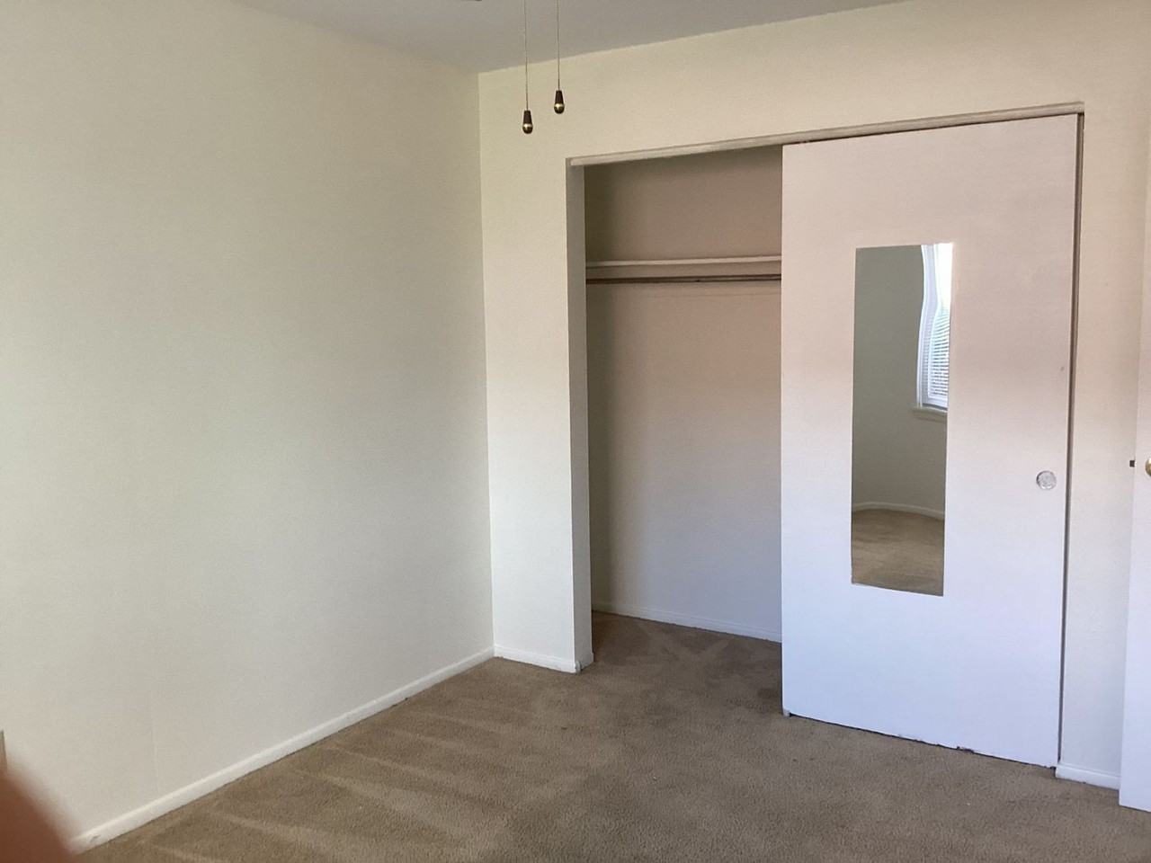 Euclid Terrace Apartments - Photo 5 of 11