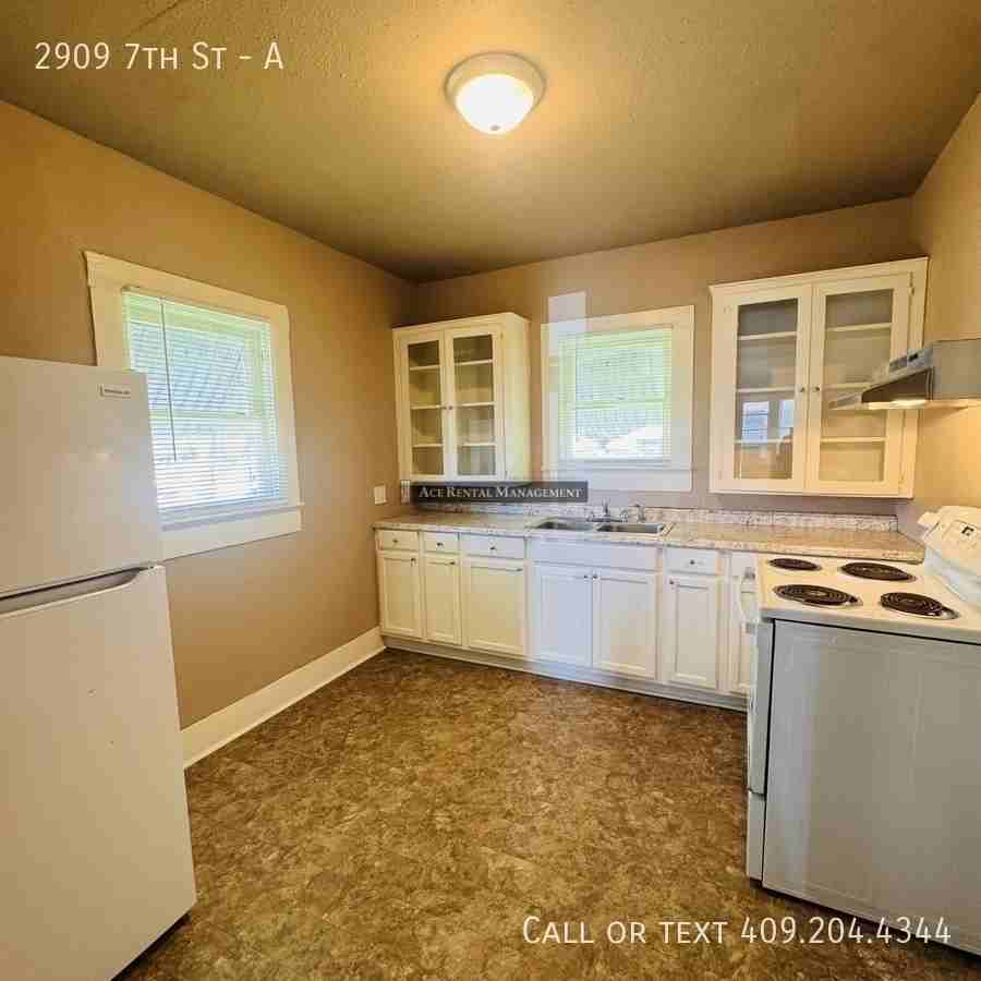 2909 7th St #A - Photo 5 of 8
