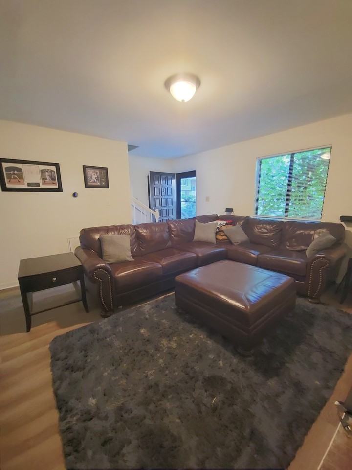 102 Bramble Ct - Photo 2 of 10