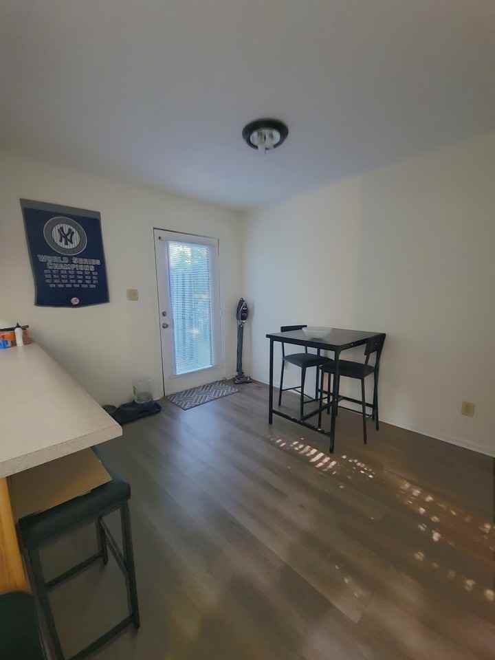 102 Bramble Ct - Photo 5 of 10