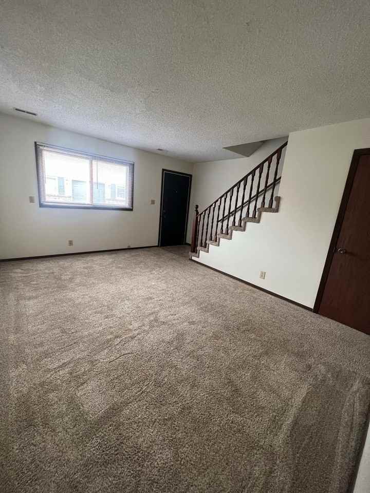 509 Elm Ave #8 - Photo 3 of 16