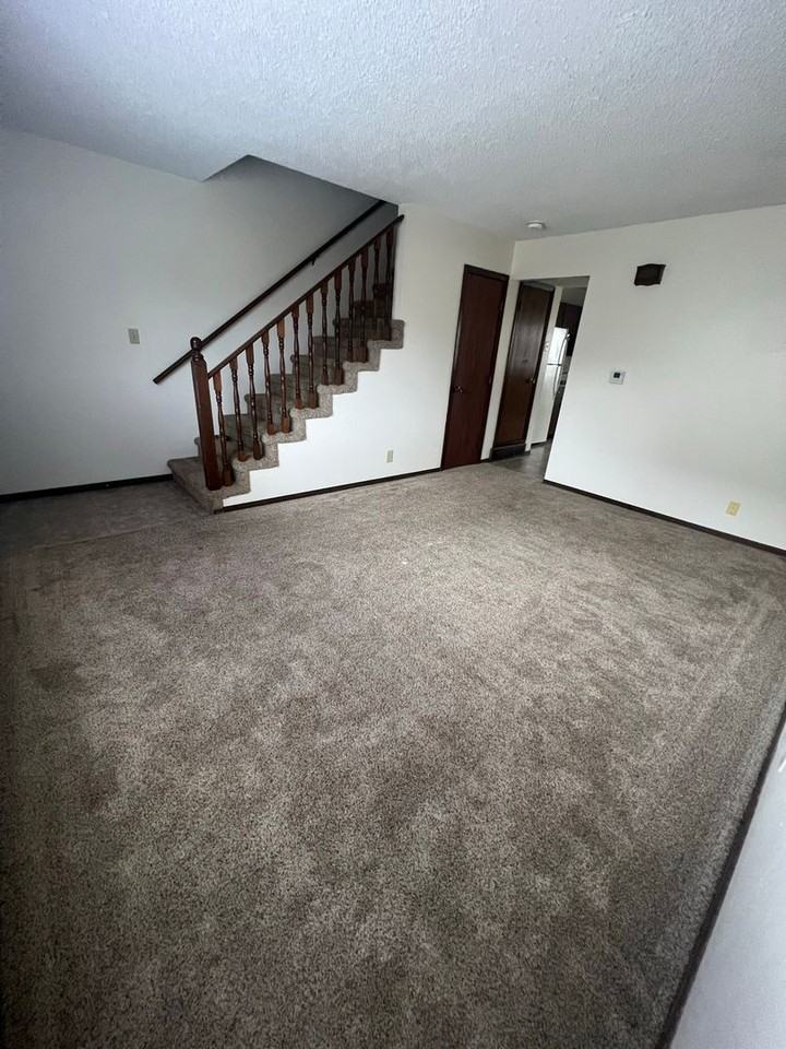 509 Elm Ave #8 - Photo 4 of 16
