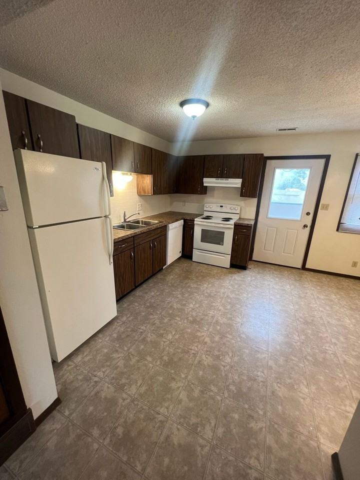 509 Elm Ave #8 - Photo 5 of 16