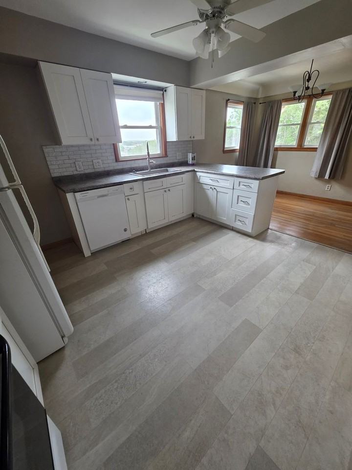 906 Elm Ave - Photo 5 of 10