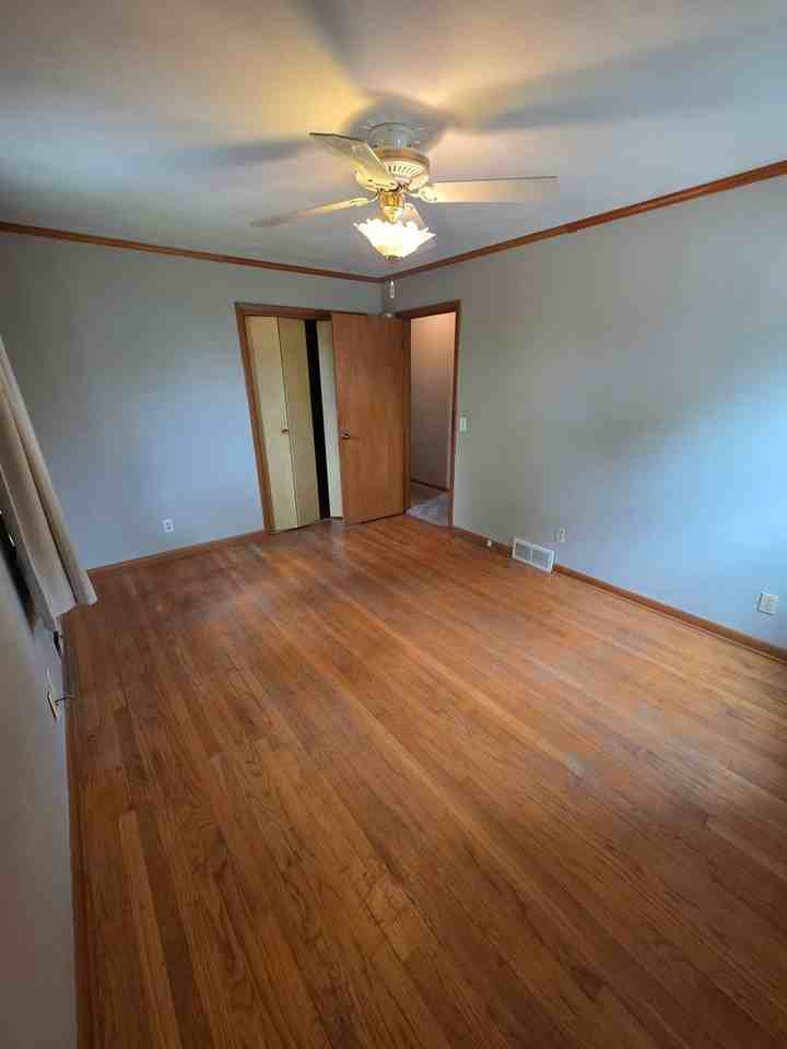 906 Elm Ave - Photo 7 of 10