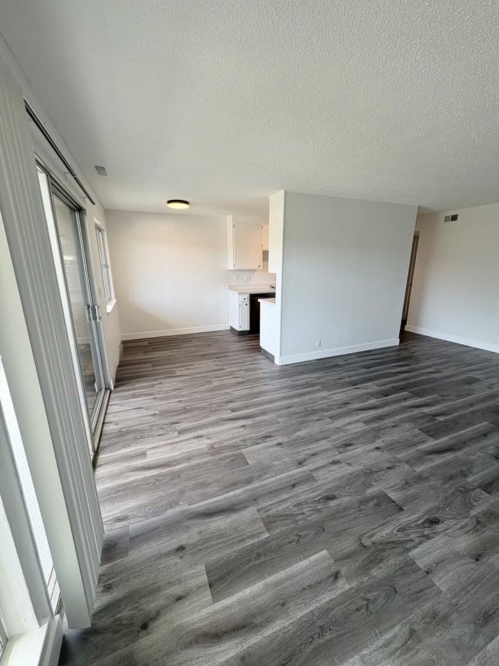 16 S Knoll Rd #124 - Photo 5 of 18