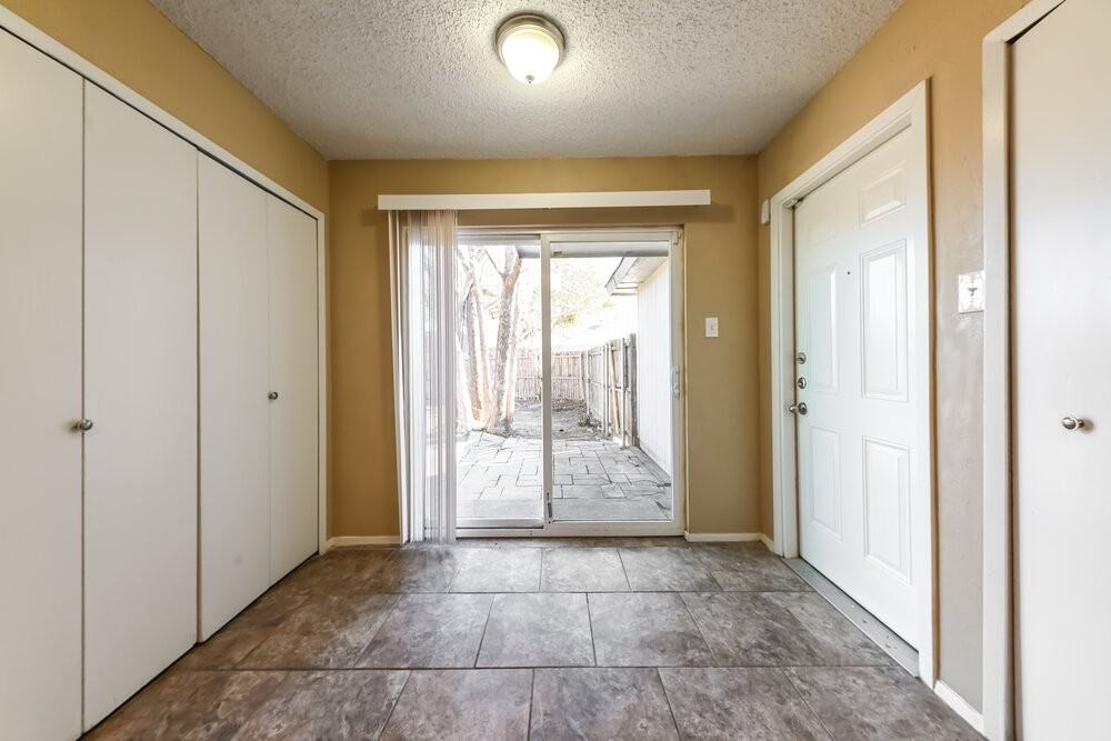 1522 Sunset Ln - Photo 6 of 16