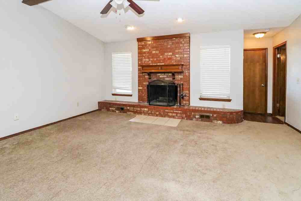 12913 S Drexel Ave - Photo 5 of 16