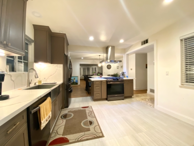 8382 Friesland Dr - Photo 3 of 9
