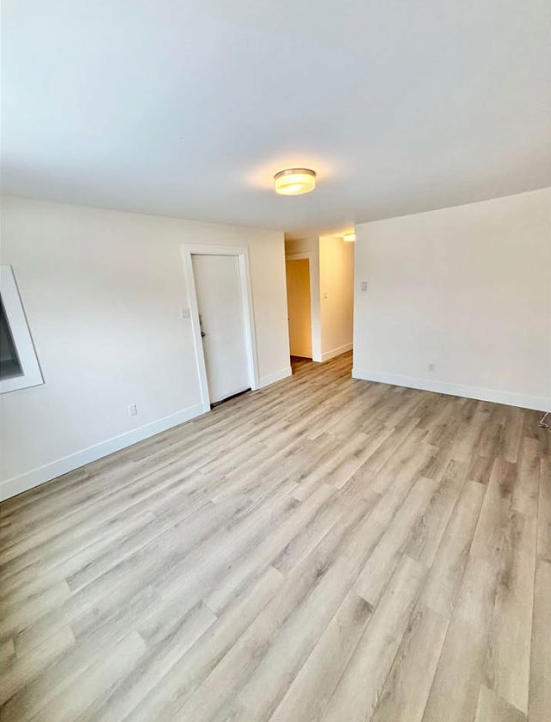 114 Clarence Ave - Photo 3 of 10