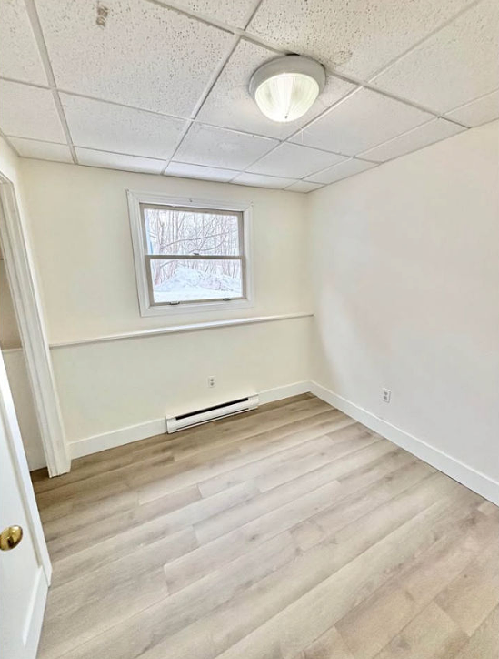 114 Clarence Ave - Photo 5 of 10