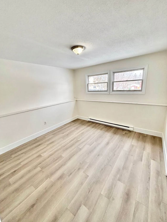 114 Clarence Ave - Photo 6 of 10