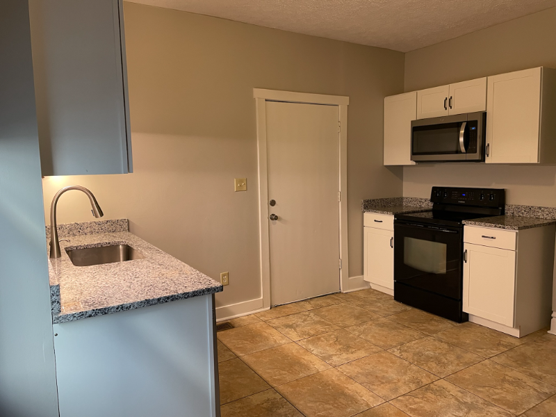 2402 Findley Ave - Photo 4 of 15