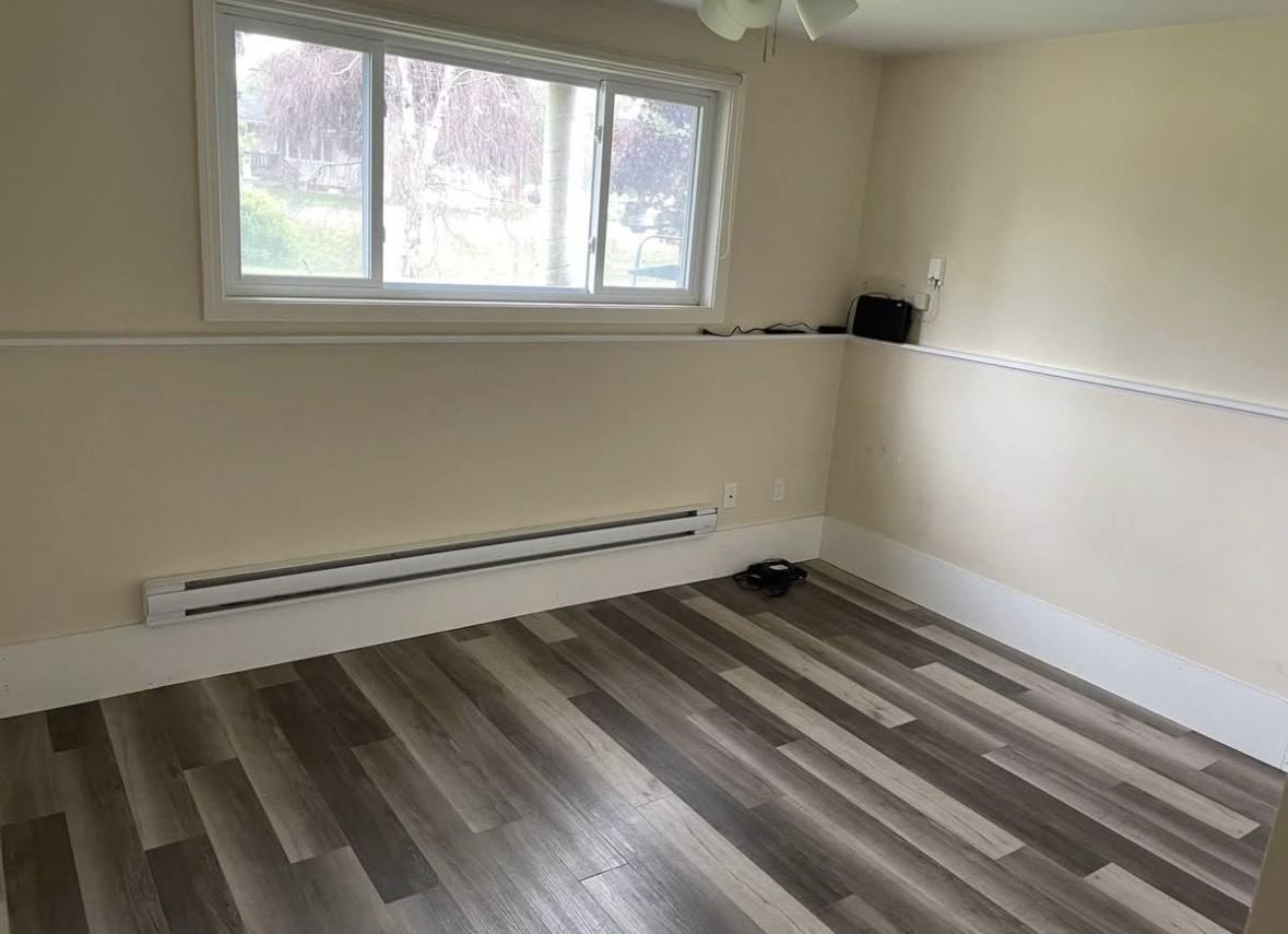 770 Riverside Dr - Photo 3 of 5