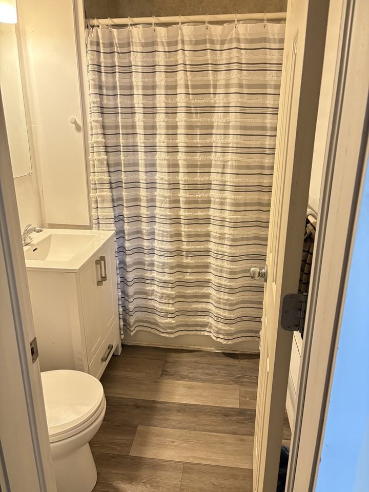 770 Riverside Dr - Photo 4 of 5