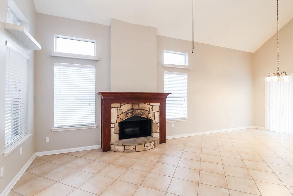 8440 Auburn Dr - Photo 2 of 15