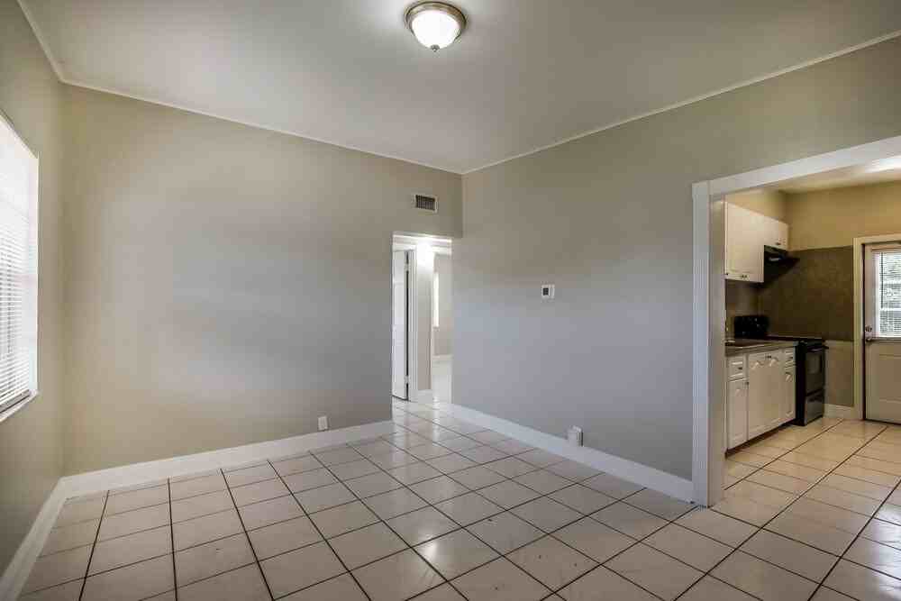 1100 Nw 143rd St - Photo 3 of 16