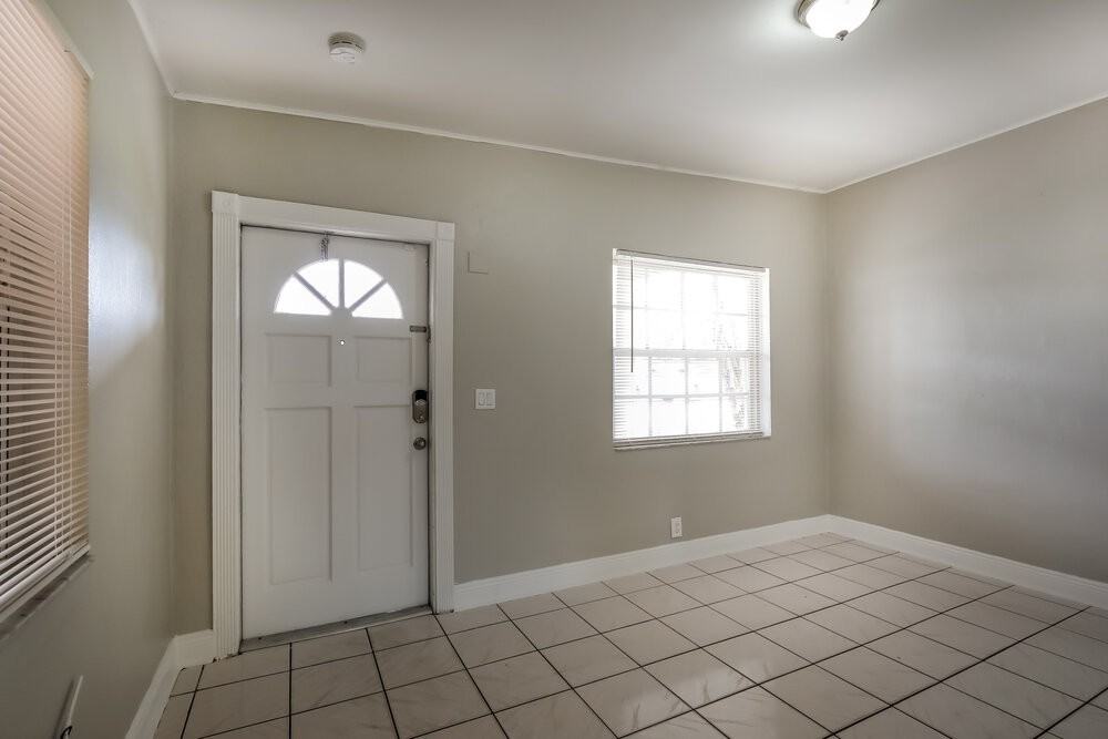 1100 Nw 143rd St - Photo 5 of 16