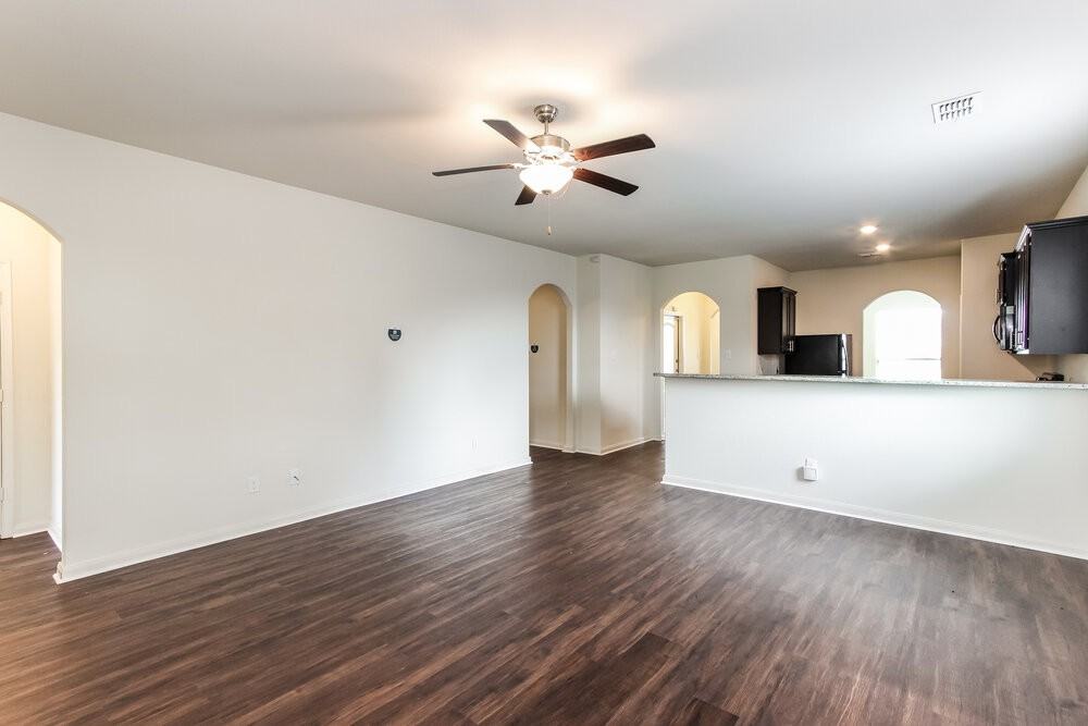 14333 Wrangler Way - Photo 4 of 16